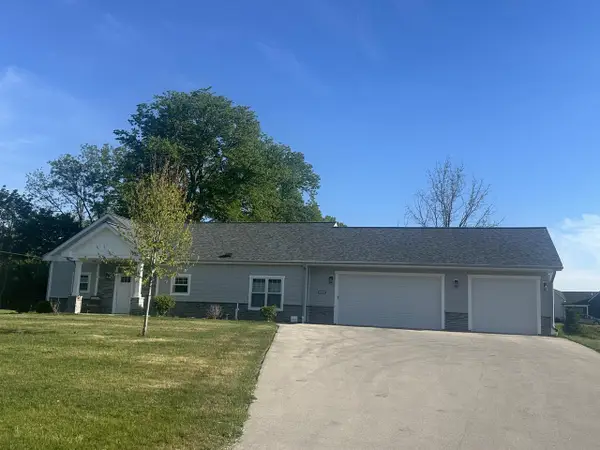 11980 W Edgerton AVENUE, Hales Corners, WI 53130