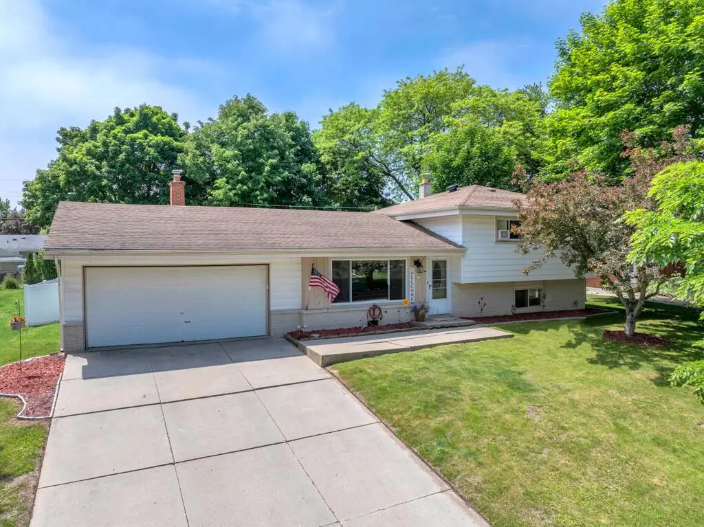 215 E Beutel ROAD, Port Washington, WI 53074 - #1