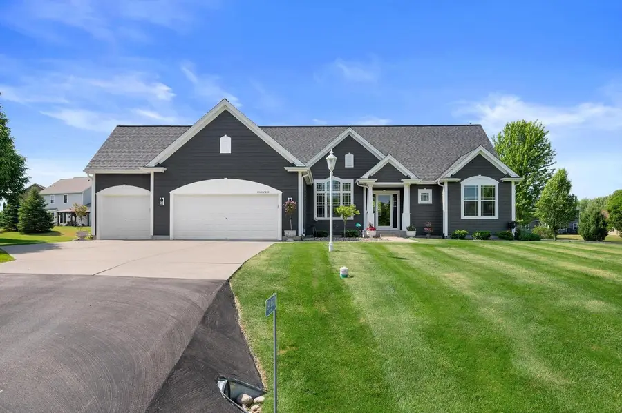 W349N5830 Sunflower COURT, Oconomowoc, WI 53066 - #2