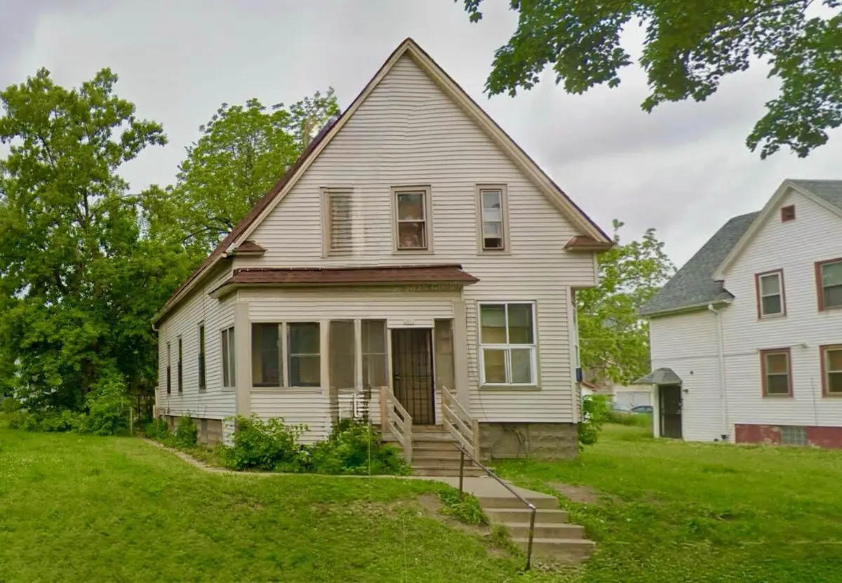 2951 N 25th STREET, Milwaukee, WI 53206 - #1