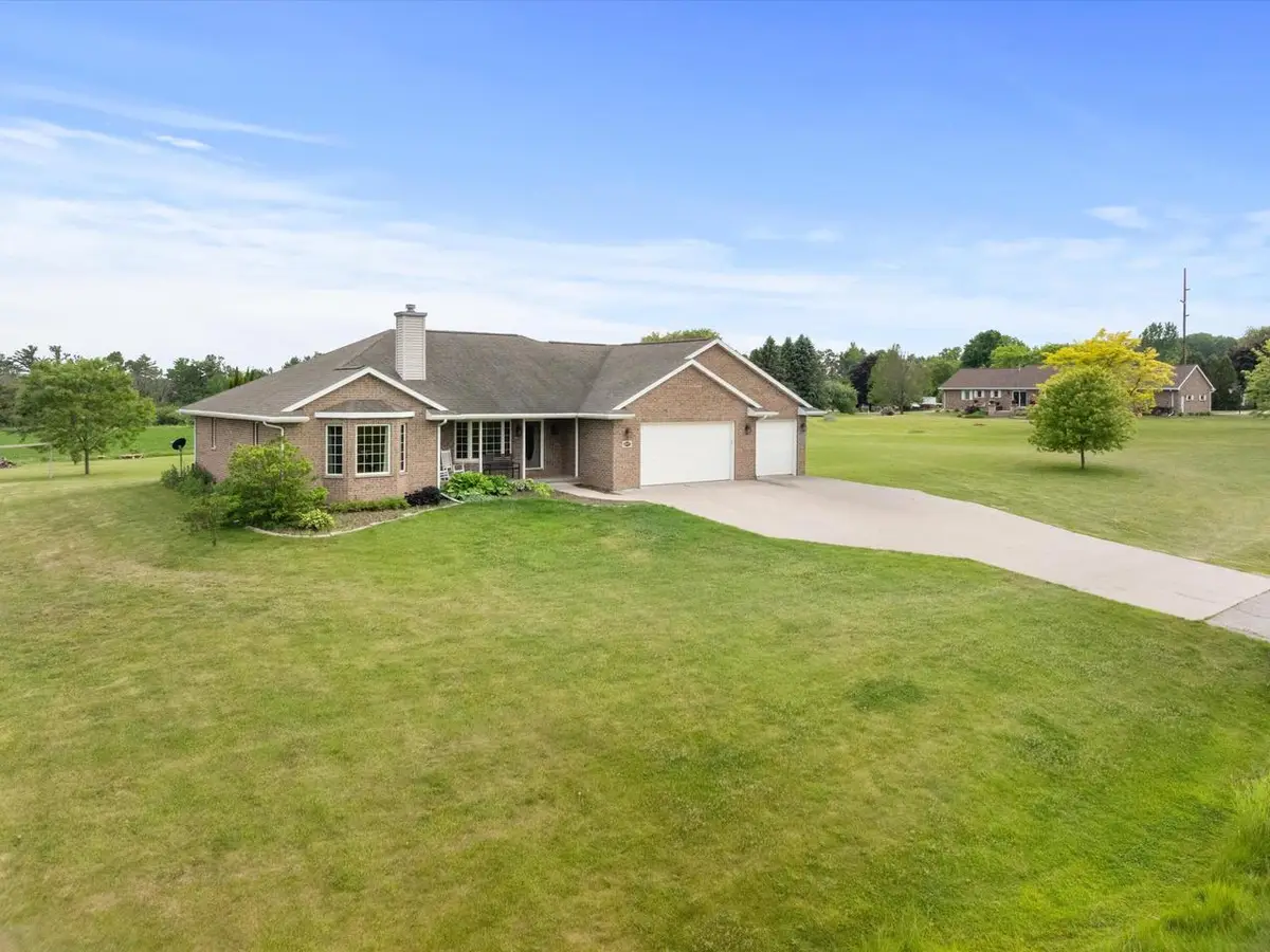 5177 Catalina COURT, Manitowoc, WI 54220 - #1