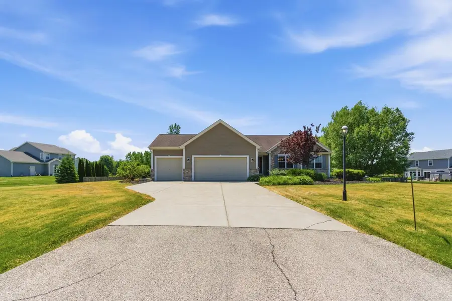 543 Camarosa COURT, Cedarburg, WI 53012 - #3