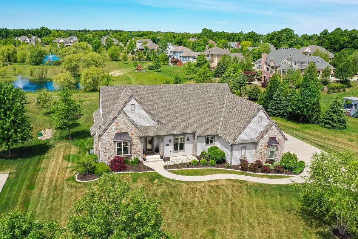 11511 N Oakview COURT, Mequon, WI 53092 - #1