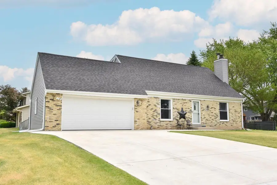 W165N10648 Wagon TRAIL, Germantown, WI 53022 - #2