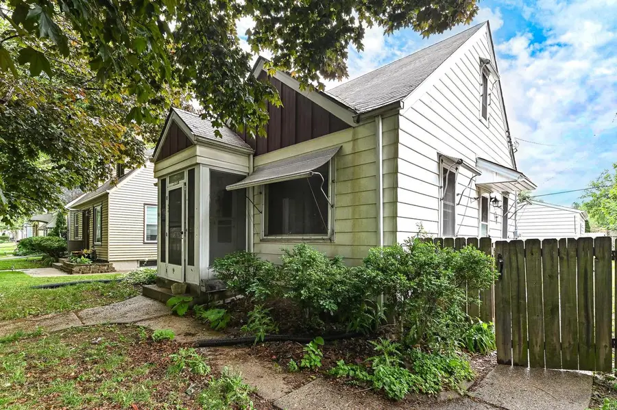 3136 N 77th STREET, Milwaukee, WI 53222 - #2
