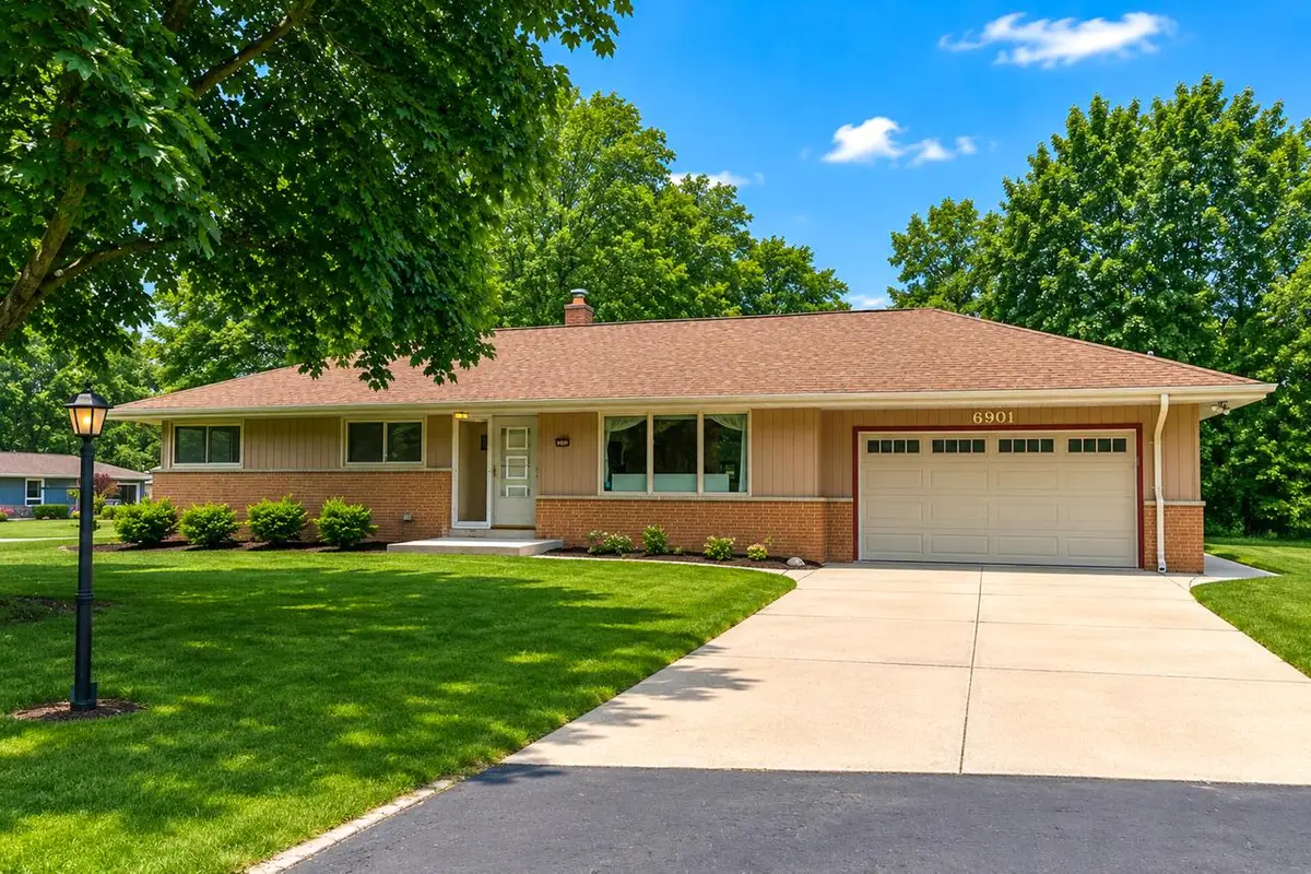6901 N Crestwood DRIVE, Glendale, WI 53209 - #1