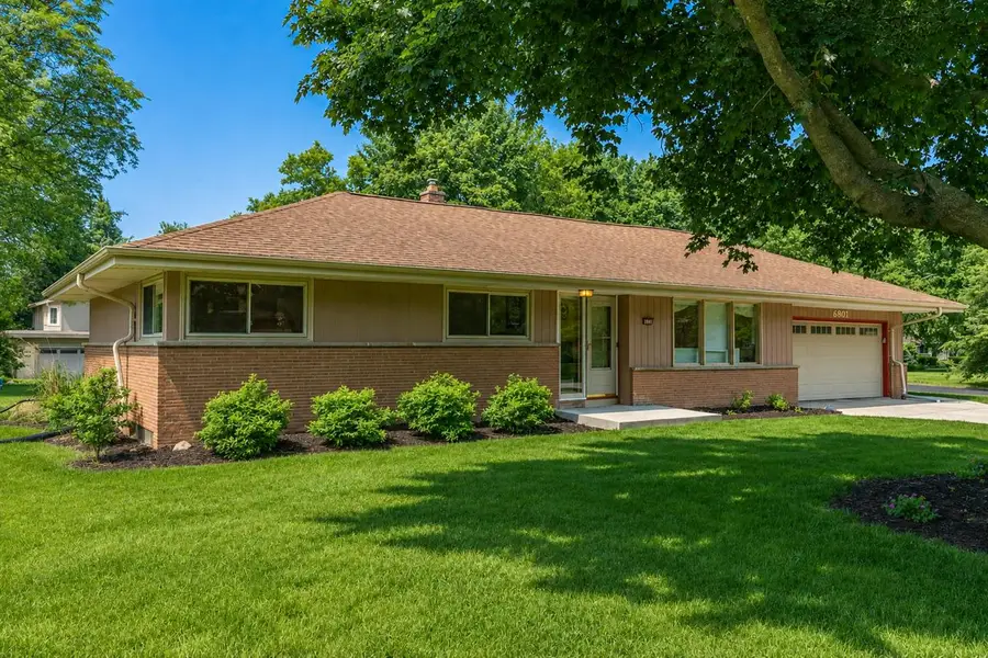 6901 N Crestwood DRIVE, Glendale, WI 53209 - #2