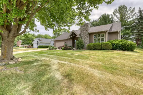 798 Greenway TERRACE, Hartland, WI 53029