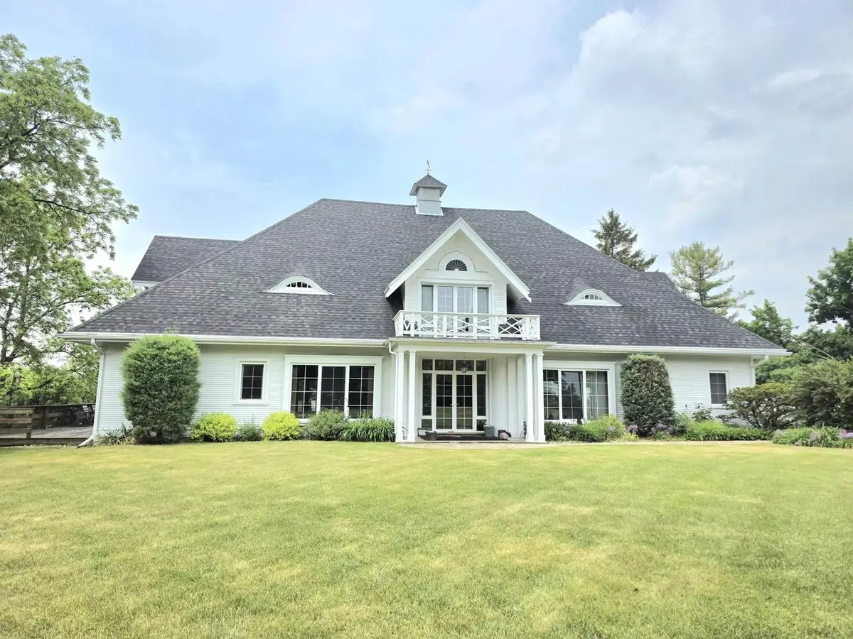 711 Giddings AVENUE #707, Sheboygan Falls, WI 53085 - #1
