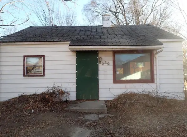 5242 N 29th STREET, Milwaukee, WI 53209