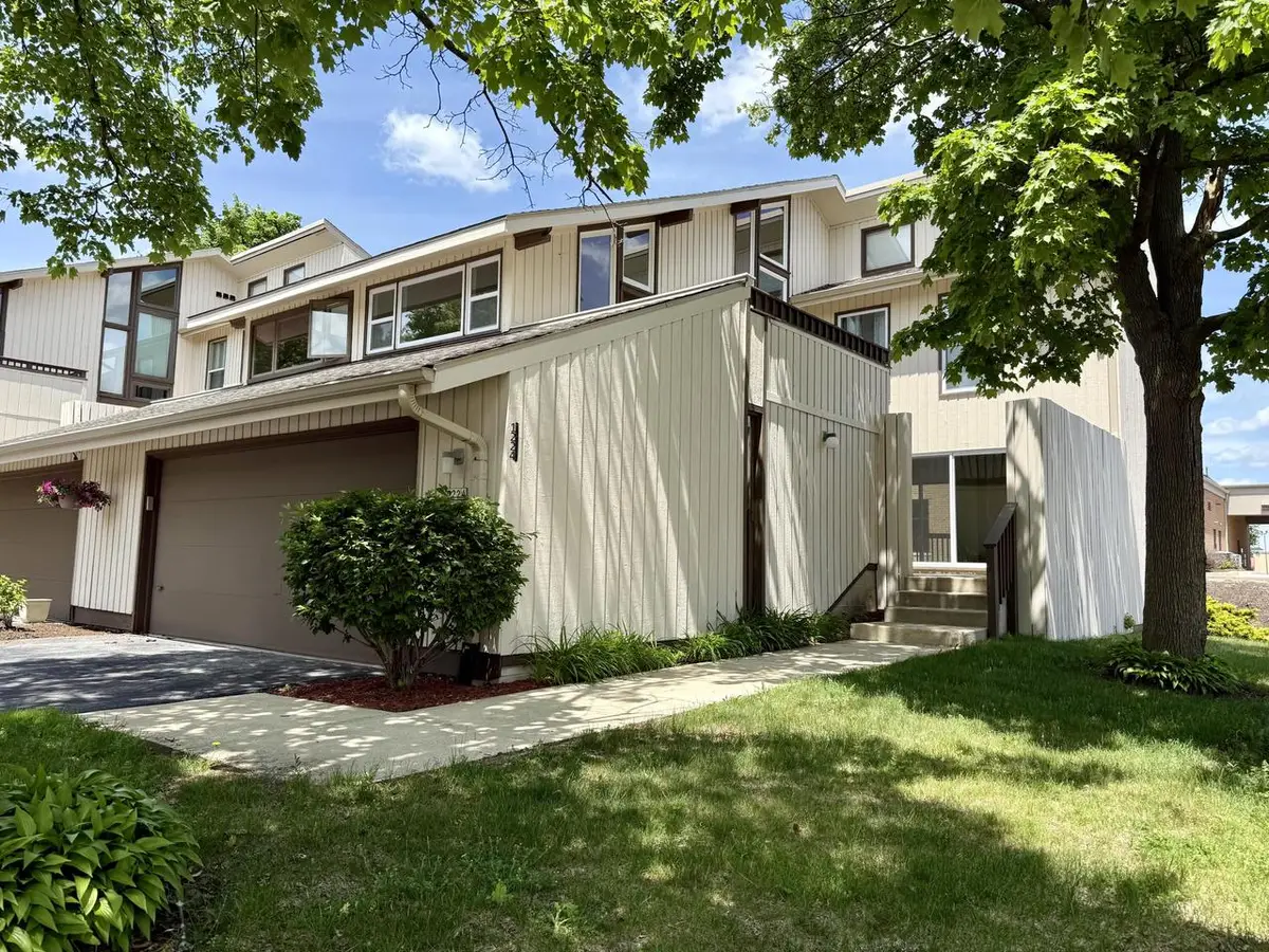 1224 W Baldwin COURT, Mequon, WI 53092 - #1