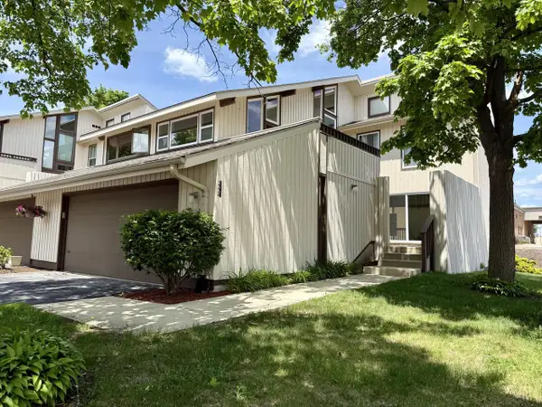 1224 W Baldwin COURT, Mequon, WI 53092