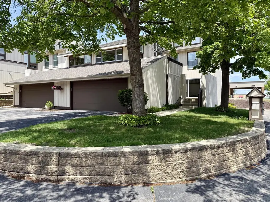 1224 W Baldwin COURT, Mequon, WI 53092 - #2