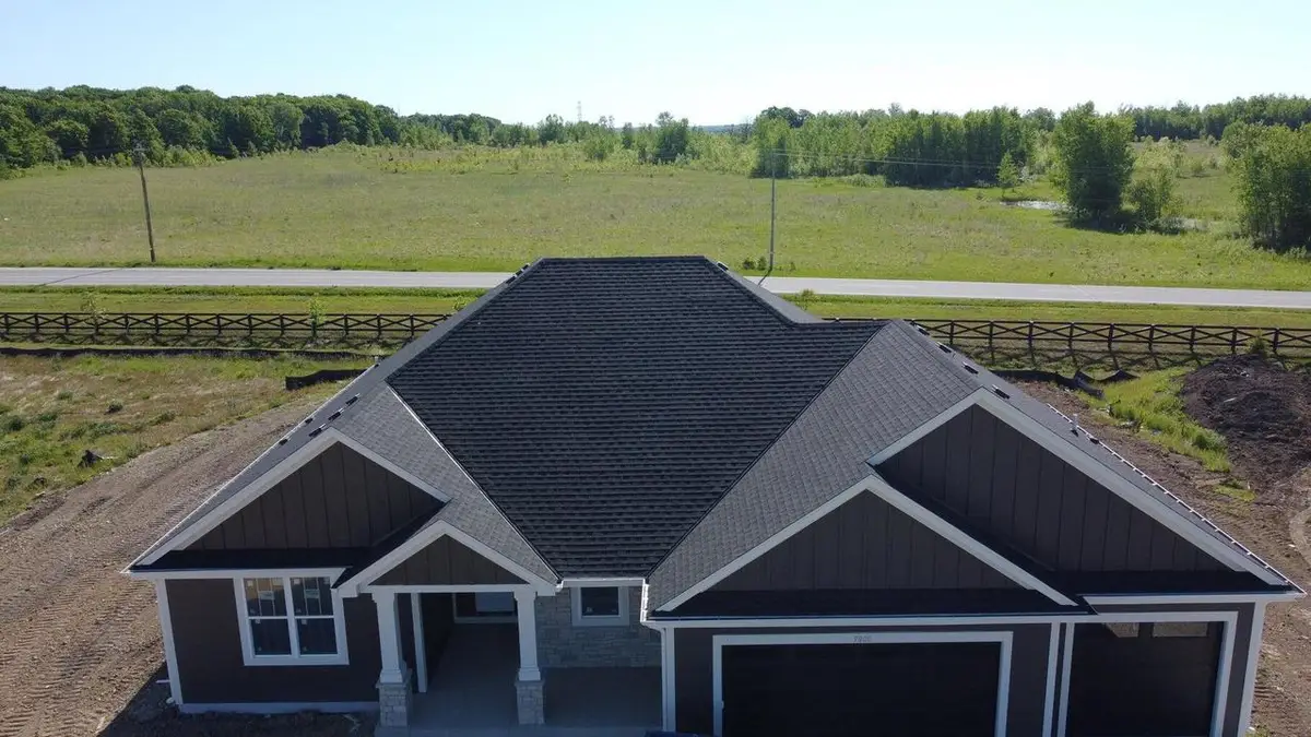 9800 N Migratory COURT, Mequon, WI 53097 - #1