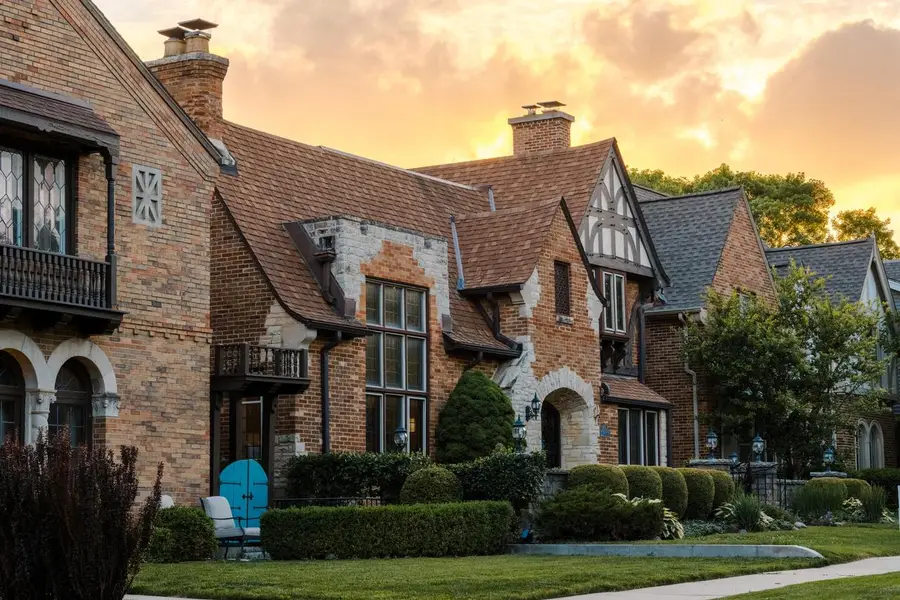 5079 N Lake DRIVE, Whitefish Bay, WI 53217 - #2