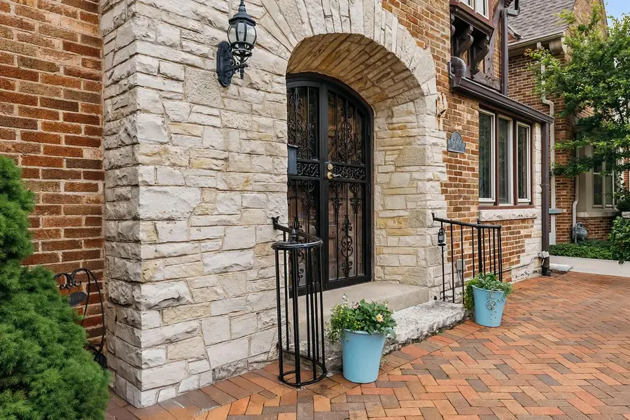 5079 N Lake DRIVE, Whitefish Bay, WI 53217 - #3