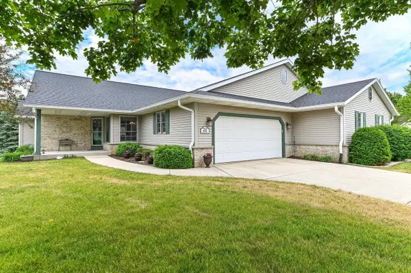 W154N6542 Marvel DRIVE #30, Menomonee Falls, WI 53051