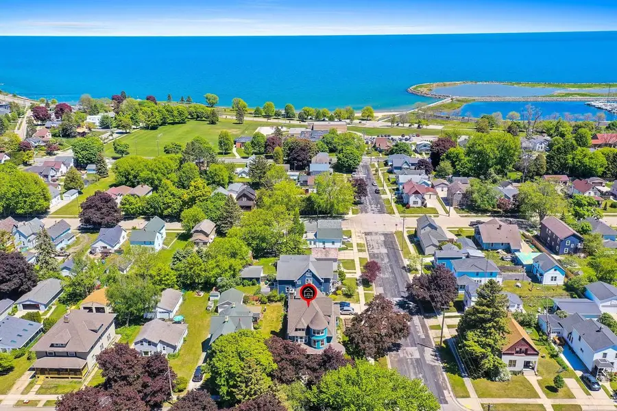 703 N 6th STREET, Manitowoc, WI 54220 - #3