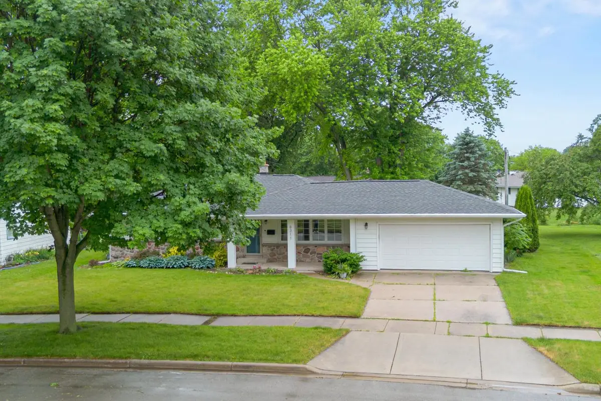 N88W6311 Willowbrooke DRIVE, Cedarburg, WI 53012 - #1