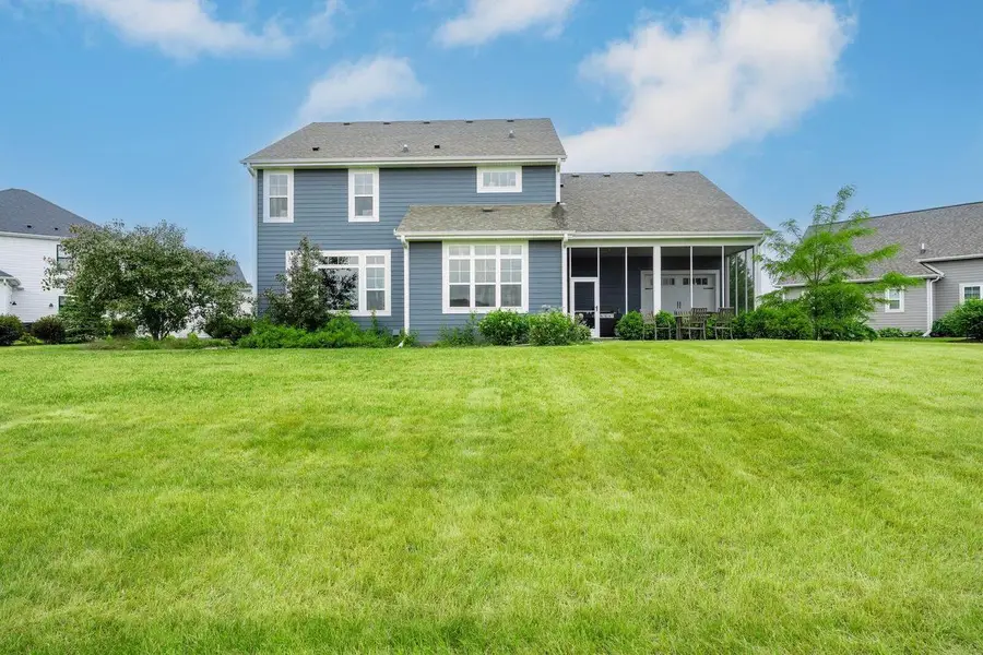 3122 Mendota COURT, Summit, WI 53066 - #3