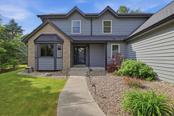W280N8123 Black Diamond COURT, Hartland, WI 53029