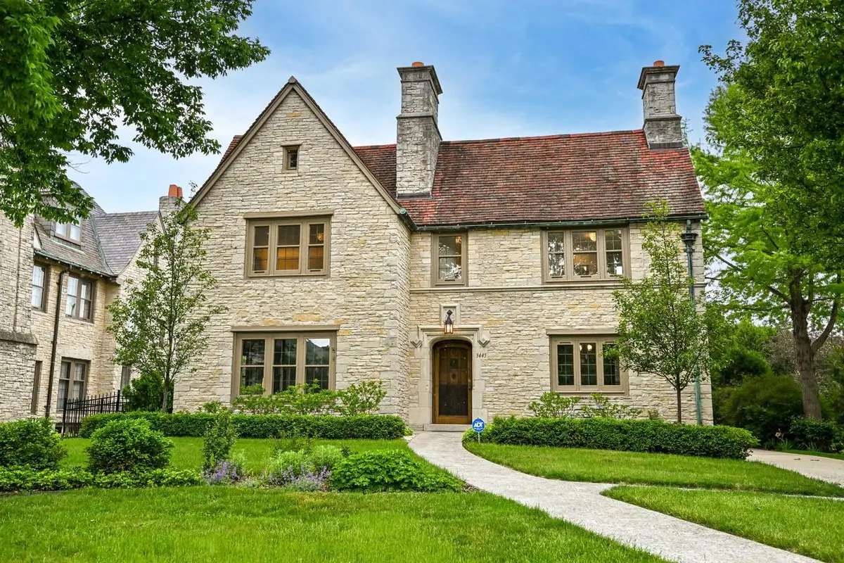 3445 N Lake DRIVE, Milwaukee, WI 53211 - #1