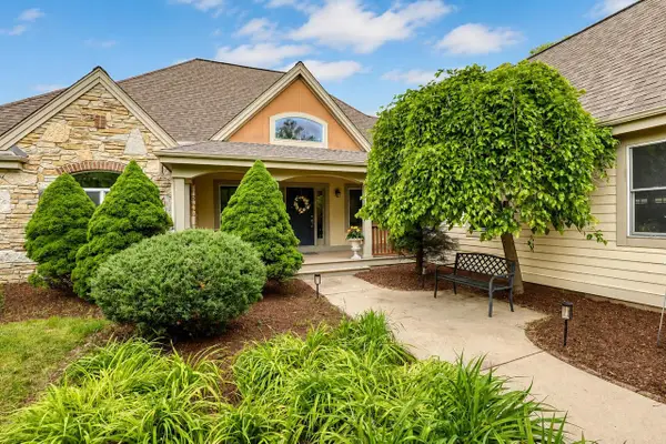 13345 N Windsor COURT, Mequon, WI 53097