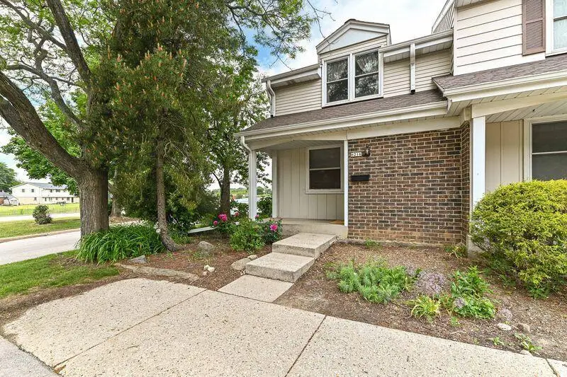 6216 W College AVENUE, Greendale, WI 53129 - #3