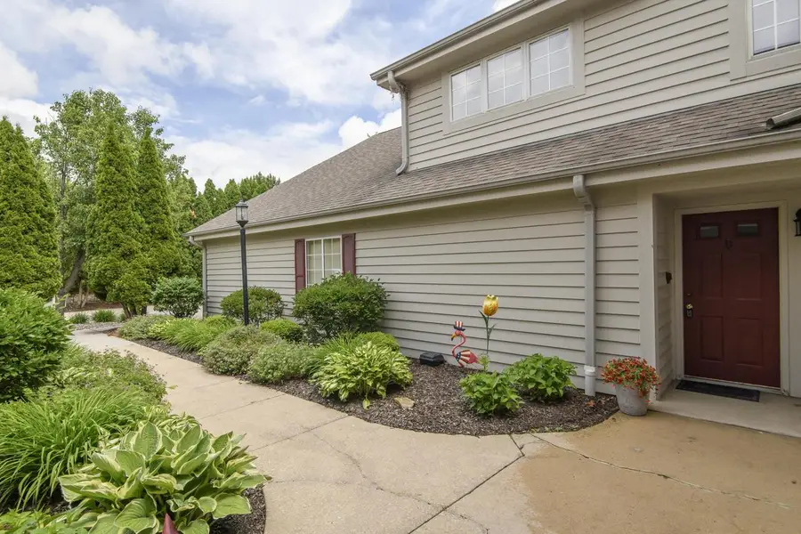 176 Westfield WAY #D, Pewaukee, WI 53072 - #3