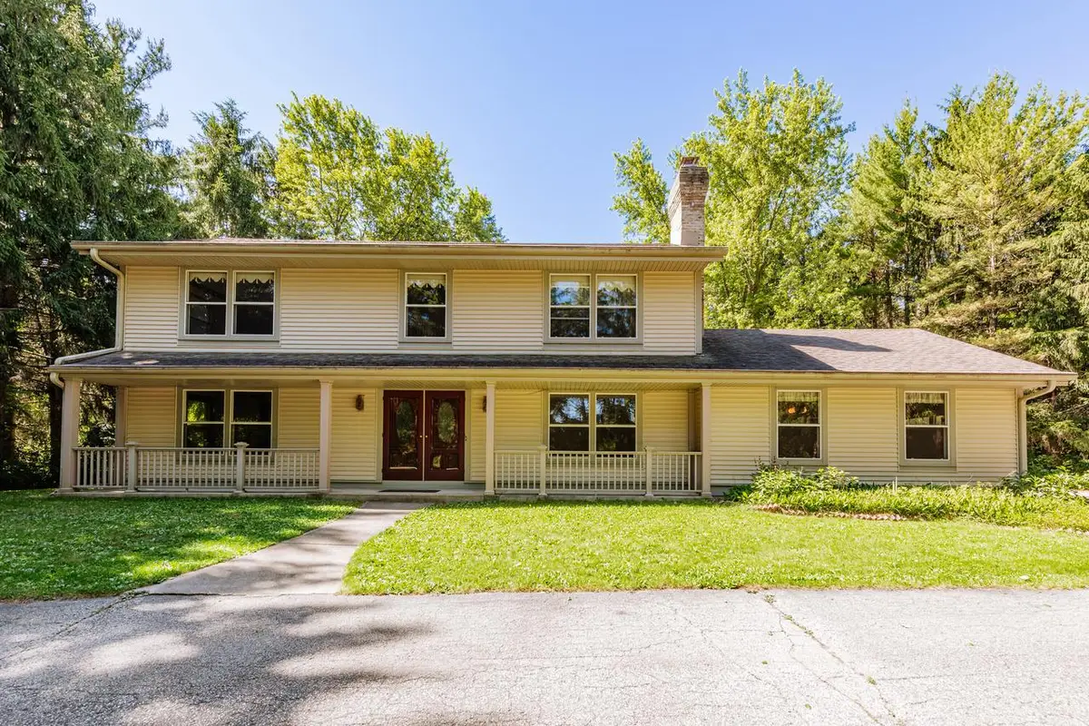 S67W24425 Skyline AVENUE, Waukesha, WI 53189 - #1