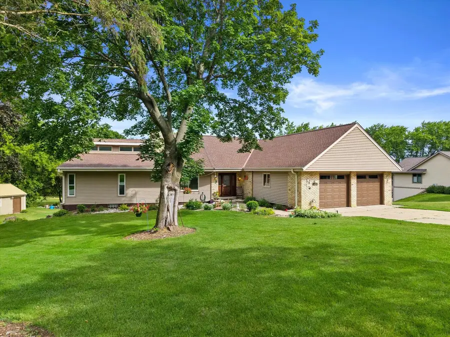 210 Prairie View DRIVE, North Prairie, WI 53153 - #3