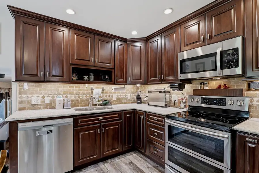 241 Crestwood DRIVE, Sheboygan Falls, WI 53085 - #3