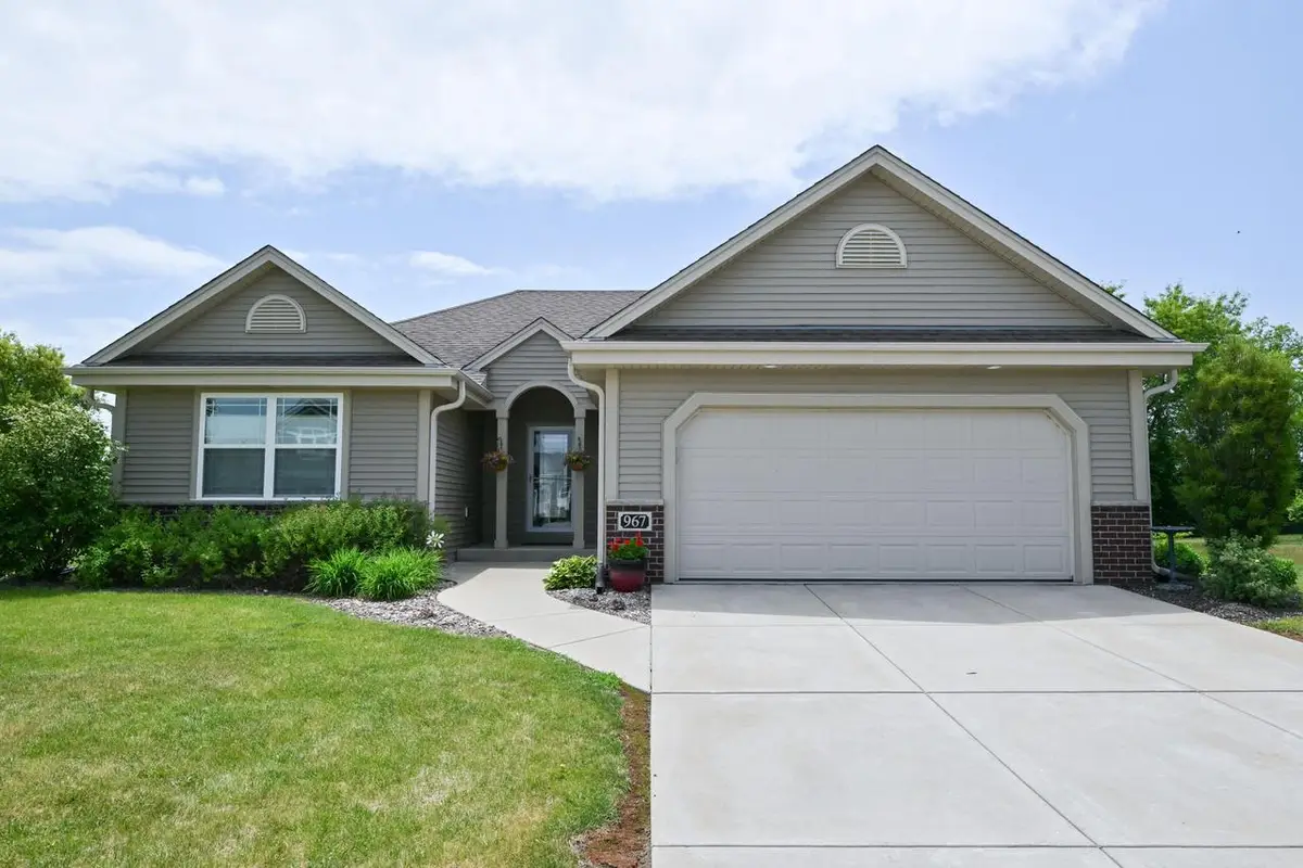 967 Log Cabin LANE, Belgium, WI 53004 - #1