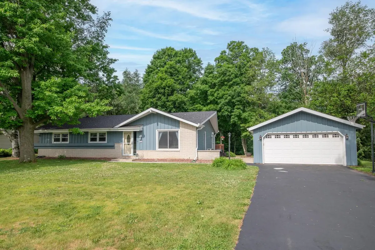 1447 Tomac LANE, Hubertus, WI 53033 - #1