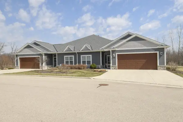 106 Phantom Lake COURT, Mukwonago, WI 53149