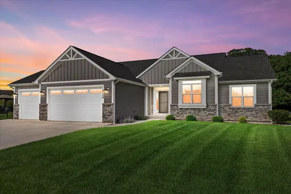 9154 Creekside CIRCLE, Pleasant Prairie, WI 53158