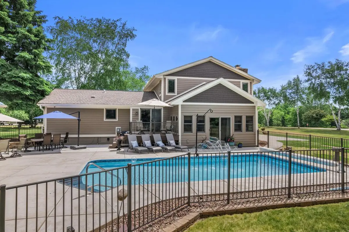 W318N377 Whitetail RUN, Delafield, WI 53018 - #1