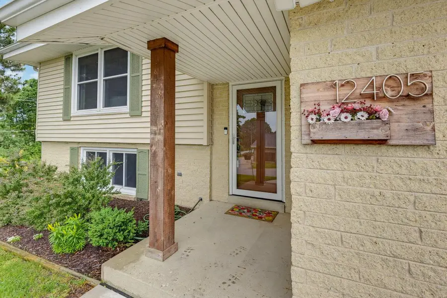 12405 W Crawford DRIVE, New Berlin, WI 53151 - #2