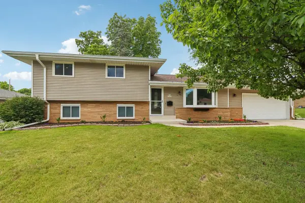N91W17573 Saint Regis STREET, Menomonee Falls, WI 53051
