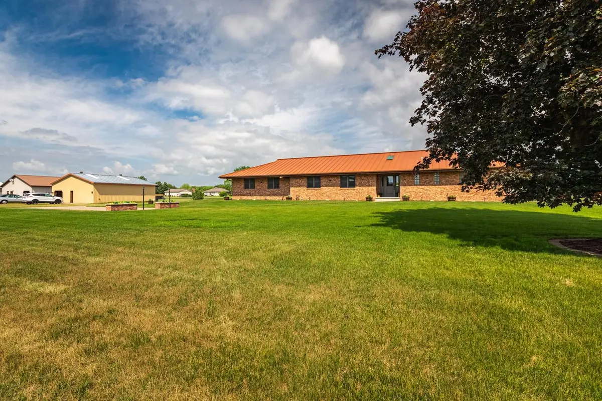 N8620 Garfield ROAD, Holmen, WI 54636 - #1