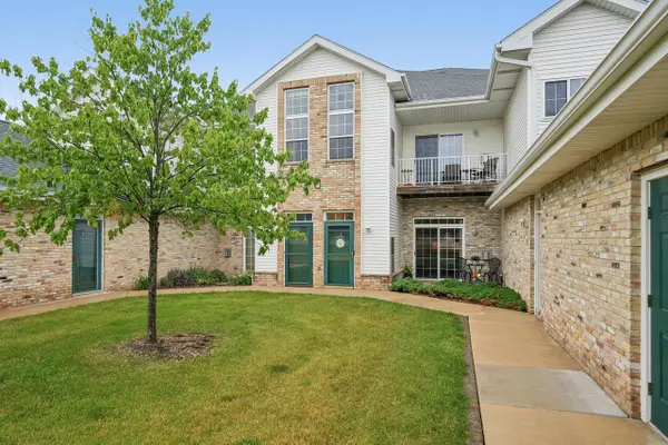 4237 Taylor HARBOR W #3, Mount Pleasant, WI 53403
