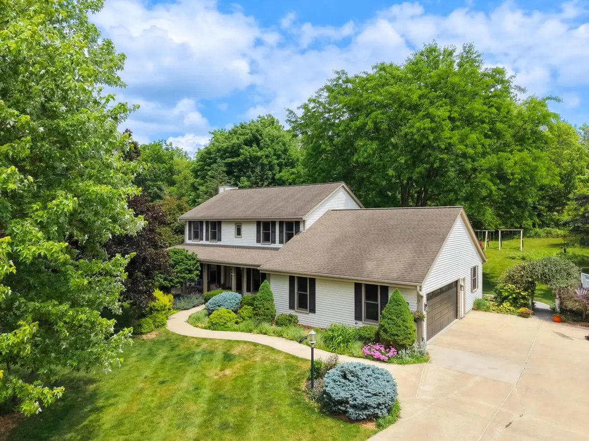 952 Greenway TERRACE, Hartland, WI 53029 - #1