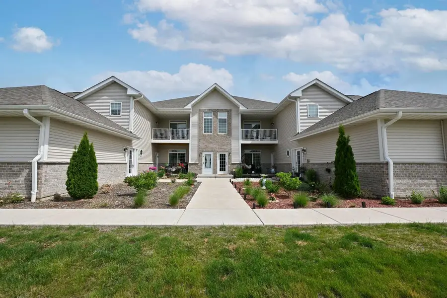 1625 Grey Fox TRAIL #C, Mukwonago, WI 53149 - #2