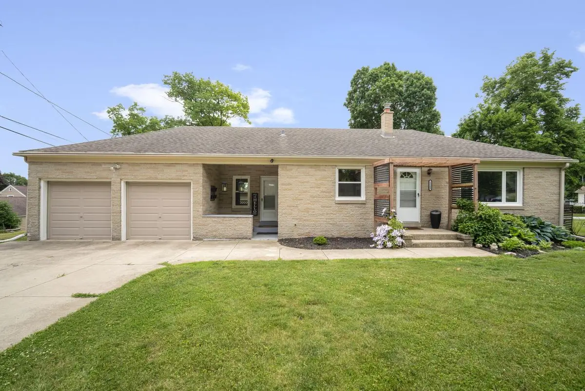 1260 Edwards STREET, Brookfield, WI 53005 - #1
