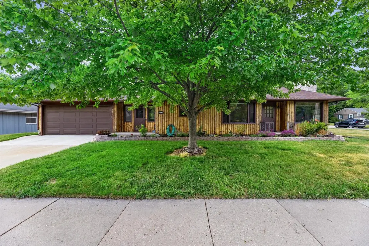 1116 E Racine AVENUE, Waukesha, WI 53186 - #1