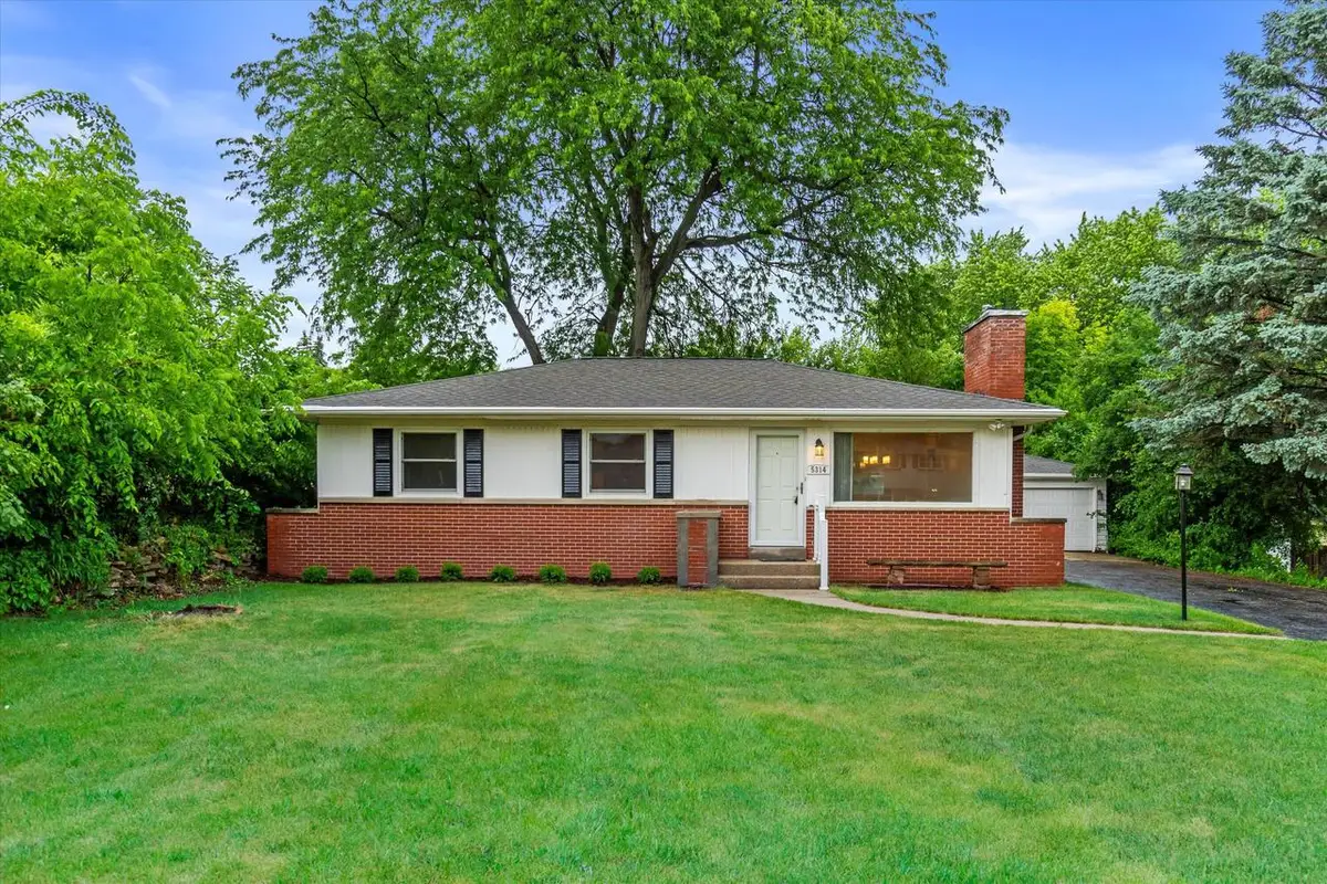 5314 W Calumet ROAD, Milwaukee, WI 53223 - #1
