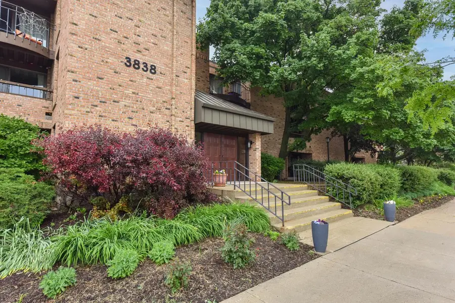 3838 N Oakland AVENUE #274, Shorewood, WI 53211 - #3