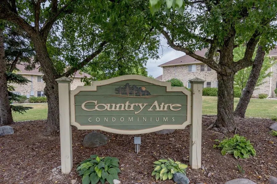 4835 Easy STREET #11, Hartland, WI 53029 - #2