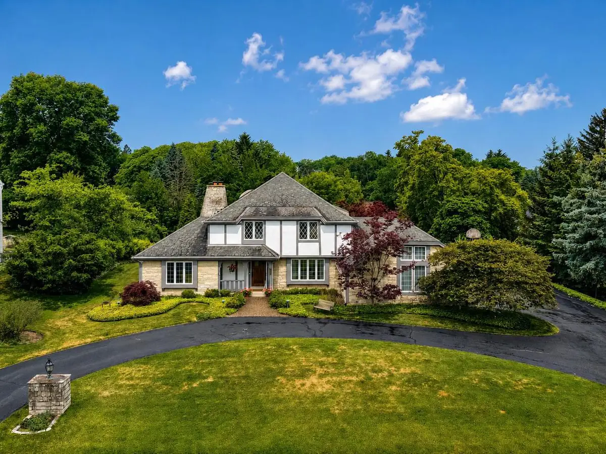 365 Sheffield DRIVE, Brookfield, WI 53005 - #1