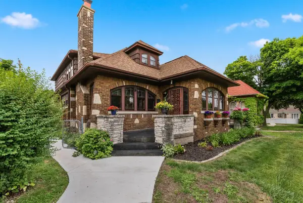 3239 W Drury LANE, Milwaukee, WI 53215